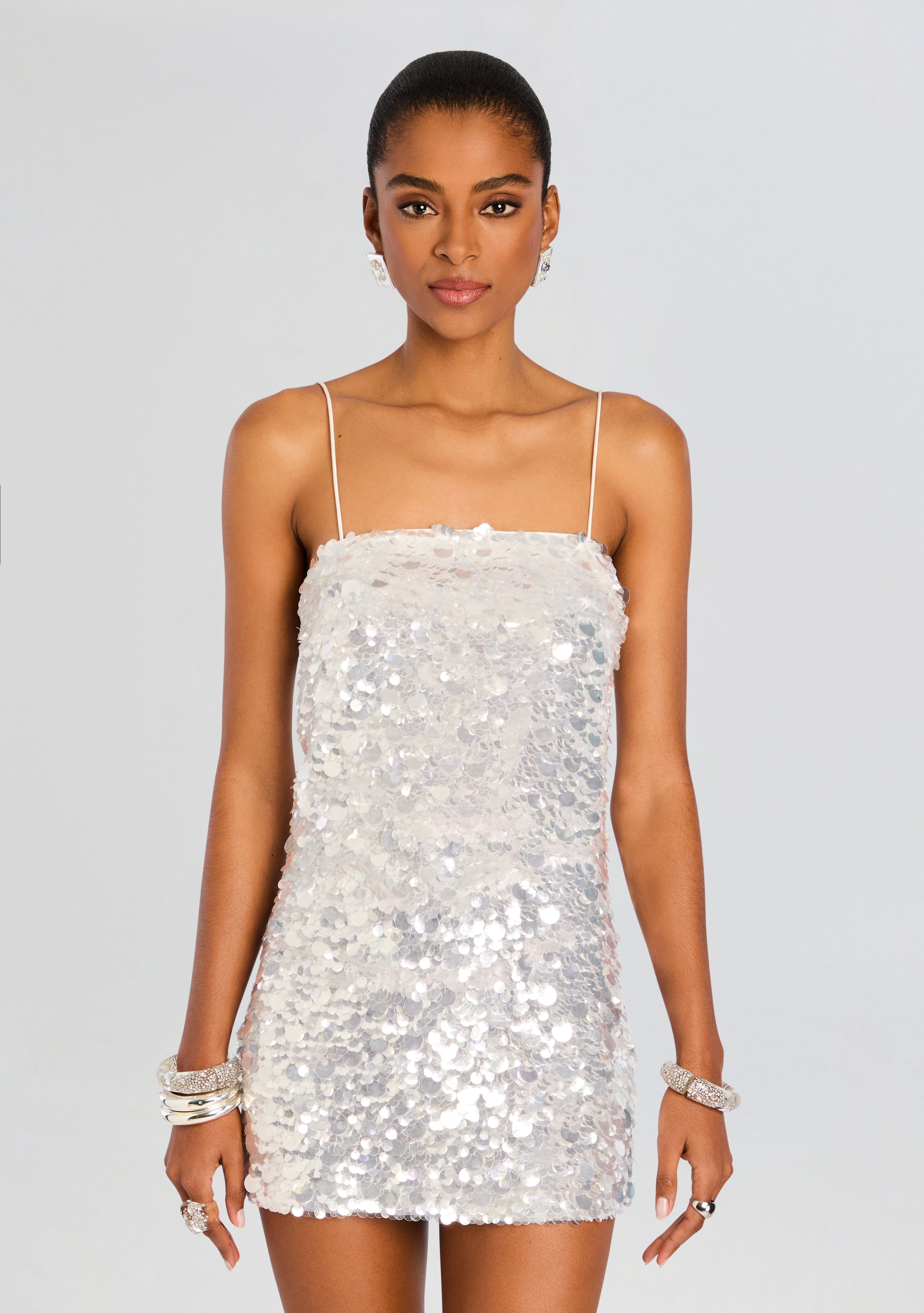 【RETROFETE】Eleanora スパンコール ミニドレス シルバー retrofete ELEANORA ドレス - Silver | REVOLVE