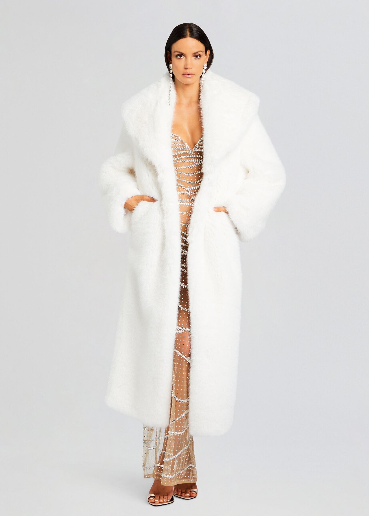 Averie Faux Fur Coat Retrofete Averie Faux Fur Coat Retrofete