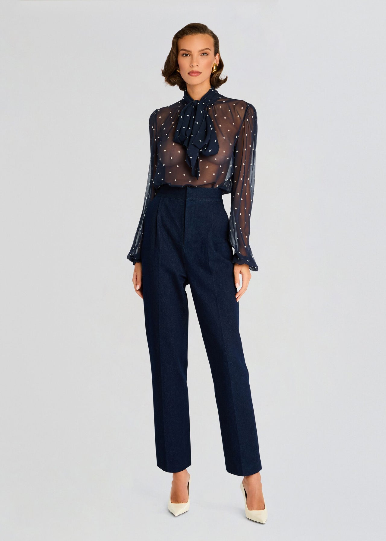 YILON】DOLCE RIBBON BLOUSE NAVY Navy Pussybow Blouse