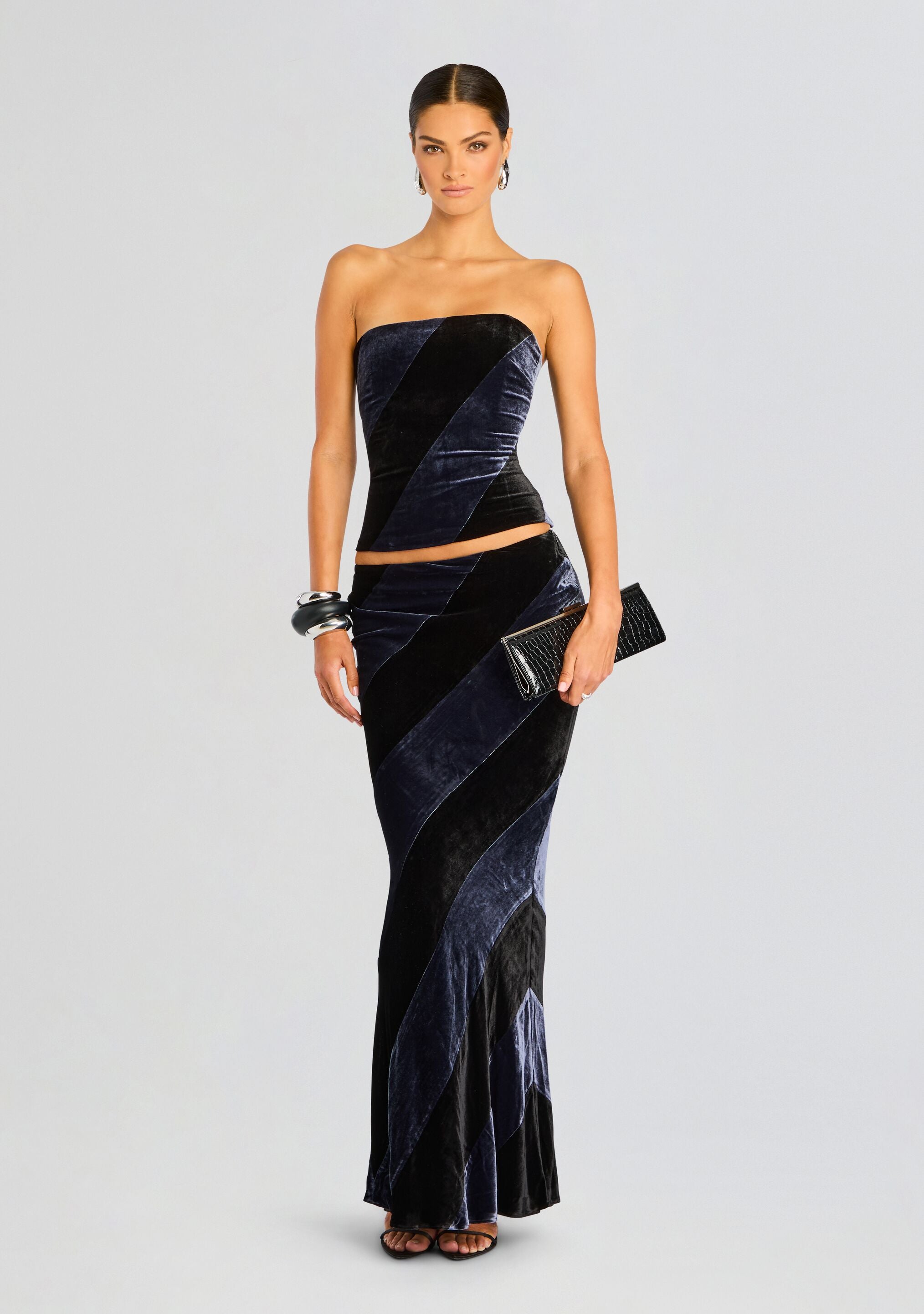 ★THREETIMES★VELVET FLARED SKIRT threetimes] Velvet flared skirt Black 正規品 韓国ブランド