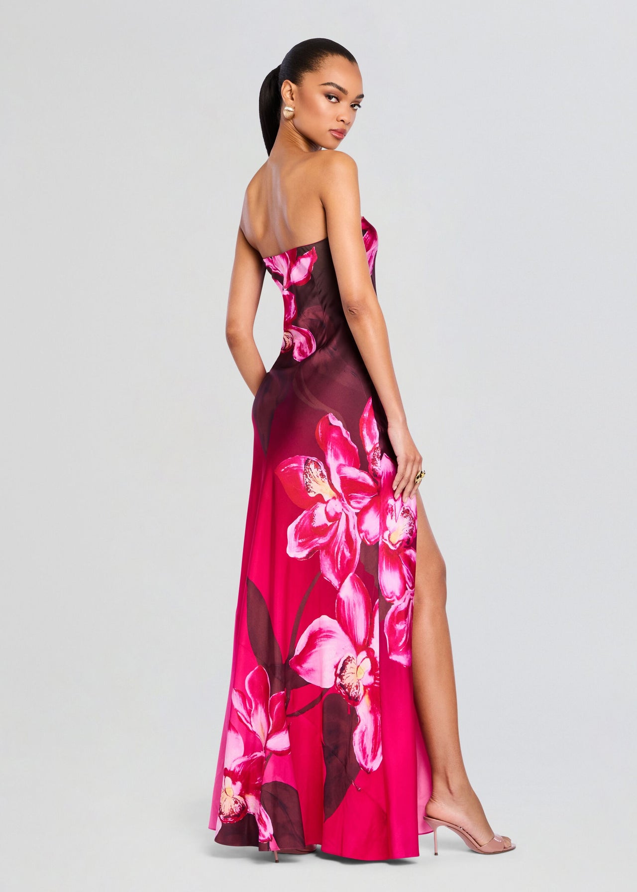 fitted lace wedding dress Gucci Pink Swan Print Dress with Bows on the Front  Runway Catalog
