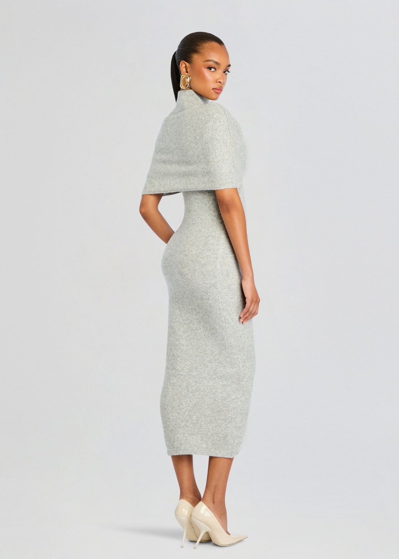 SEROYA Wisteria Gown in Grey - Size XXS SEROYA Wisteria Gown in Grey - Size XXS