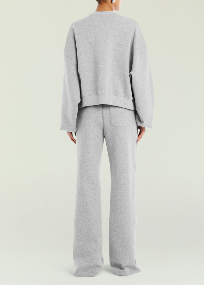 Lila Sweatpant media 4 of 5