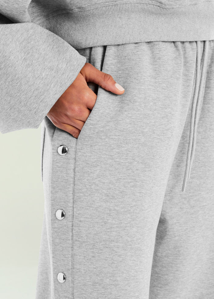 Lila Sweatpant media 2 of 5