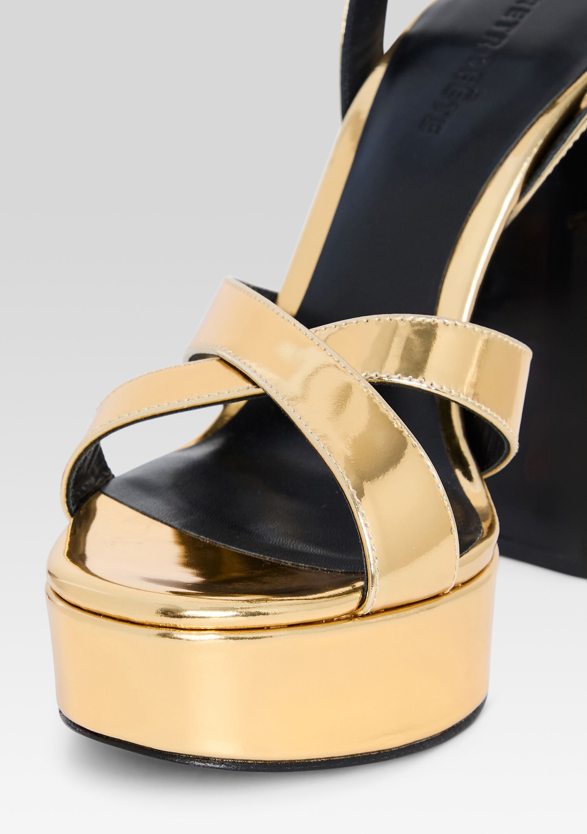 Melodia Platform Sandal – Retrofete