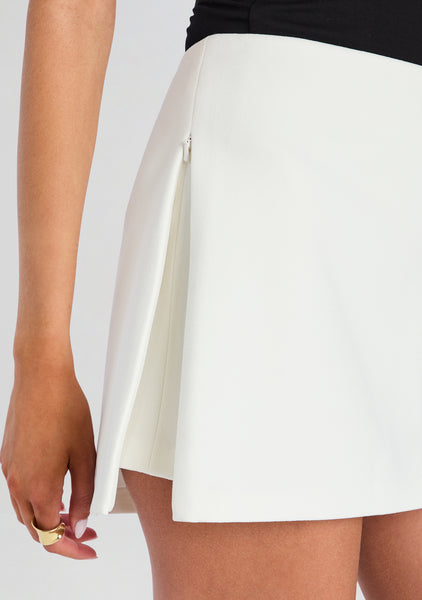 Blanc Skort media 3 of 5